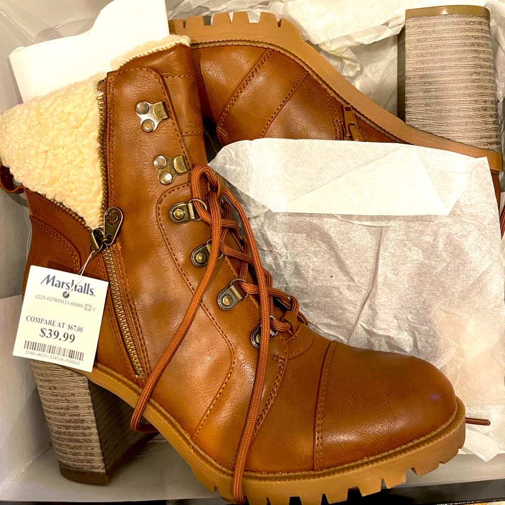 BRAND NEW GBG Fur Lined Booties Size 9
